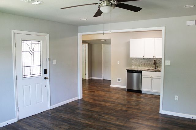 5205 Gordon Avenue, Fort Worth, TX 76115