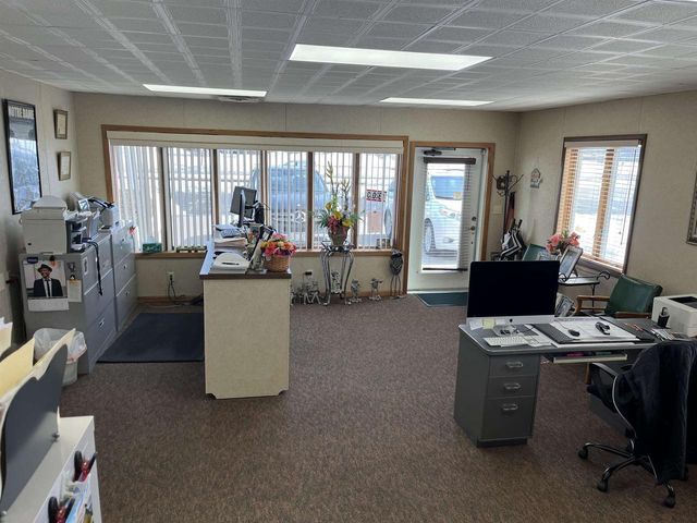 1407 N LYNNDALE DRIVE, Appleton, WI 54914