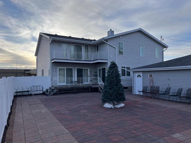 1407 N LYNNDALE DRIVE, Appleton, WI 54914