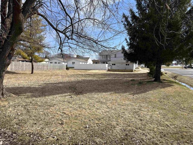 1407 N LYNNDALE DRIVE, Appleton, WI 54914