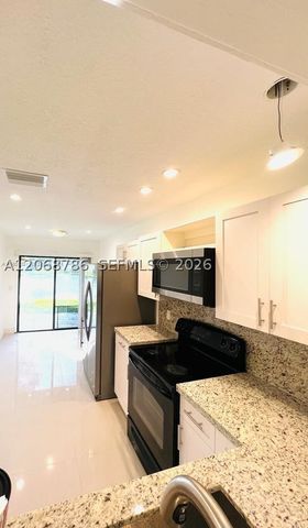 4157 SW 85th Ave 3, Davie, FL 33328