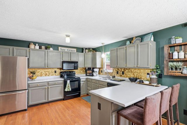 2 Surrey Court, Plain City, OH 43064