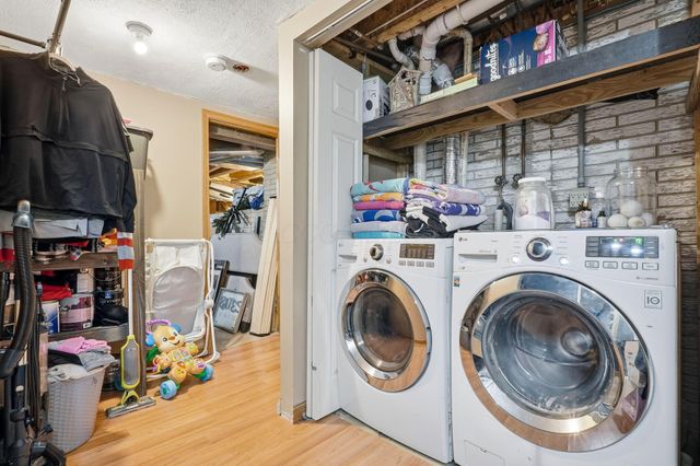 2 Surrey Court, Plain City, OH 43064