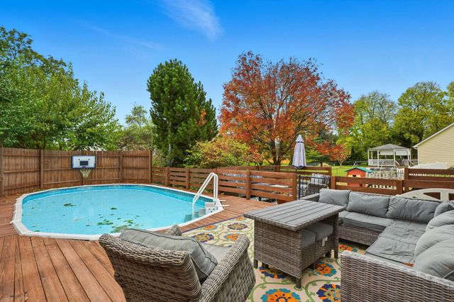 2 Surrey Court, Plain City, OH 43064