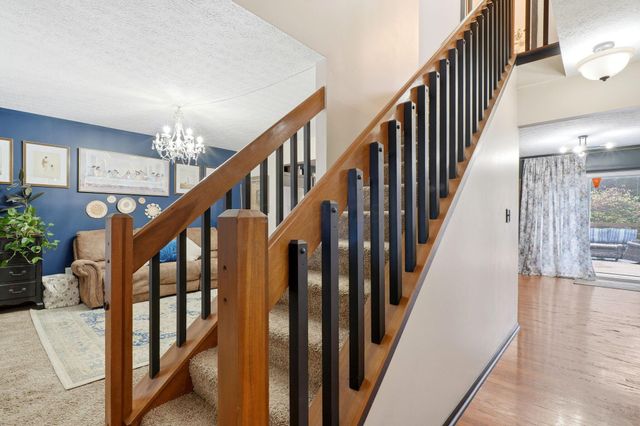 2 Surrey Court, Plain City, OH 43064