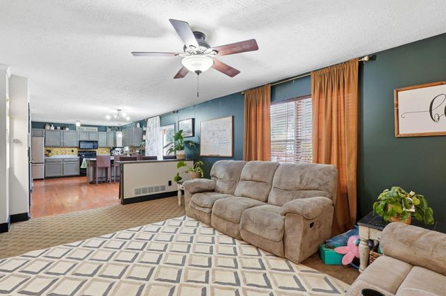 2 Surrey Court, Plain City, OH 43064