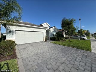 2458 Orchard ST, Naples, FL 34120