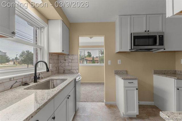 15275 Anne Avenue, Allen Park, MI 48101