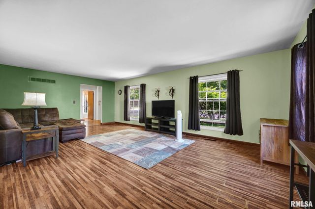 508 W TIMBER RIDGE Drive, Peoria, IL 61615