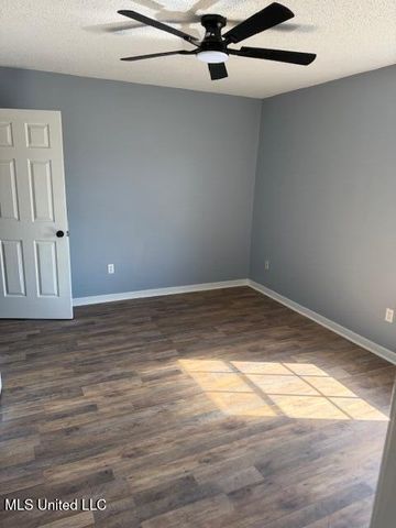 2432 River Oaks Boulevard, B, Jackson, MS 39211