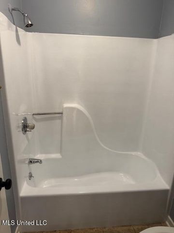 2432 River Oaks Boulevard, B, Jackson, MS 39211