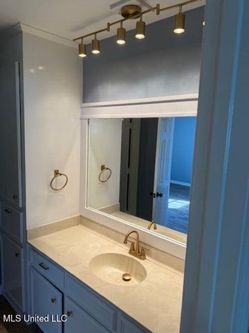 2432 River Oaks Boulevard, B, Jackson, MS 39211