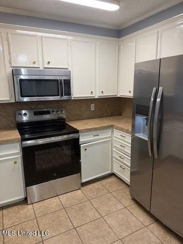 2432 River Oaks Boulevard, B, Jackson, MS 39211