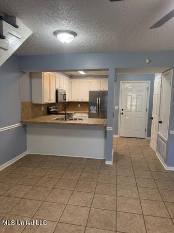 2432 River Oaks Boulevard, B, Jackson, MS 39211