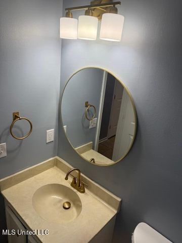 2432 River Oaks Boulevard, B, Jackson, MS 39211