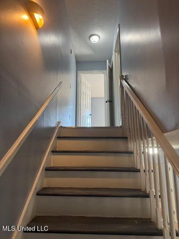 2432 River Oaks Boulevard, B, Jackson, MS 39211