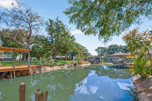 617 Gov Wood Drive, Point Blank, TX 77364