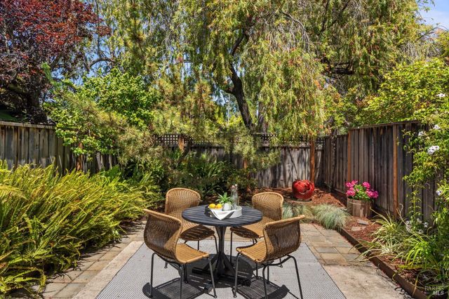 29 Porto Bello Dr, San Rafael, CA 94901