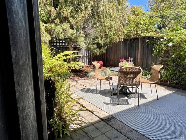 29 Porto Bello Dr, San Rafael, CA 94901