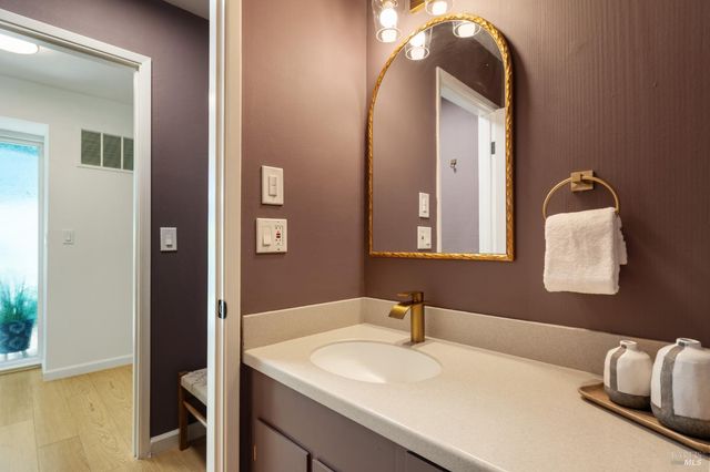 29 Porto Bello Dr, San Rafael, CA 94901