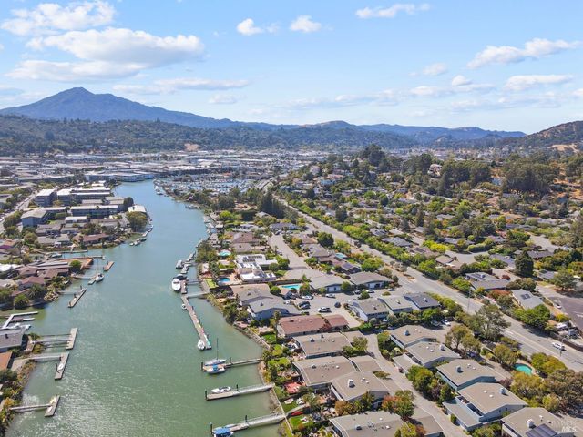 29 Porto Bello Dr, San Rafael, CA 94901