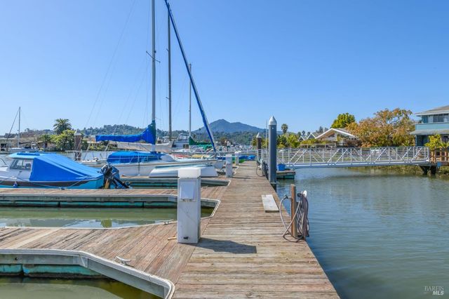 29 Porto Bello Dr, San Rafael, CA 94901