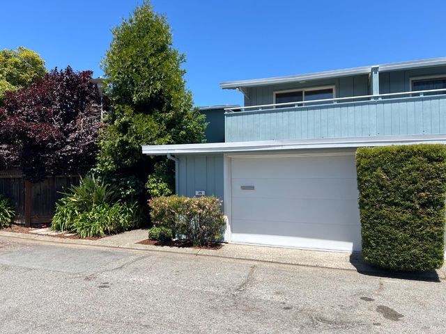 29 Porto Bello Dr, San Rafael, CA 94901