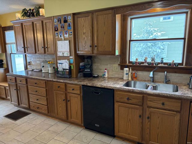 667 Lehman Street, Berne, IN 46711