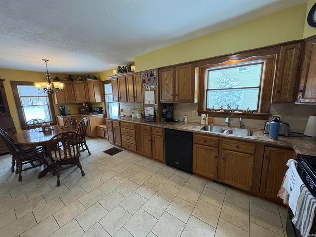 667 Lehman Street, Berne, IN 46711