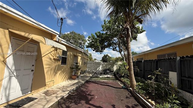 1352 NW 112th Ter, Miami, FL 33167