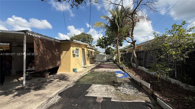 1352 NW 112th Ter, Miami, FL 33167