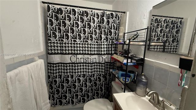 1352 NW 112th Ter, Miami, FL 33167