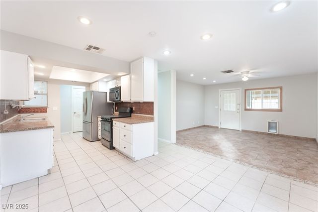 1867 Renada Circle, North Las Vegas, NV 89030