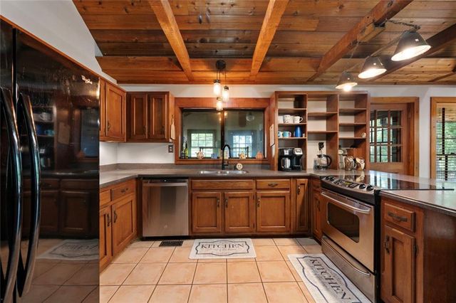 180 River Cove Road, Social Circle, GA 30025