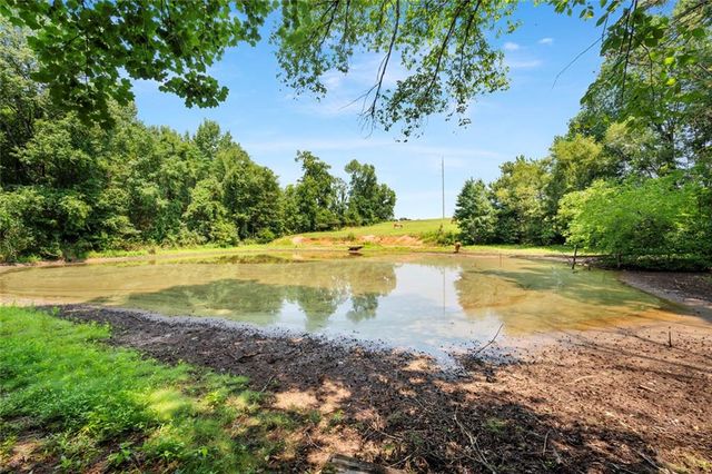 180 River Cove Road, Social Circle, GA 30025