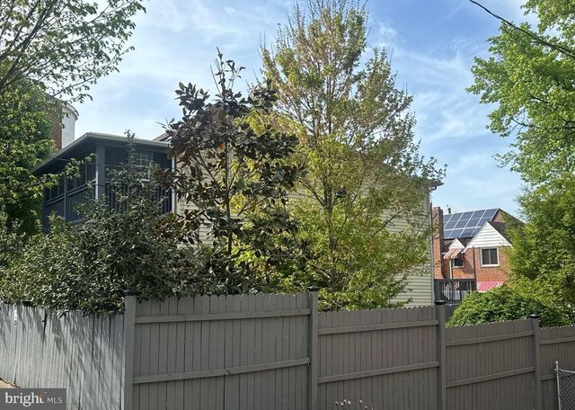 4818 SHERIFF RD NE, Washington, DC 20019