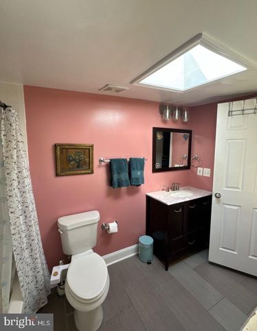 4818 SHERIFF RD NE, Washington, DC 20019