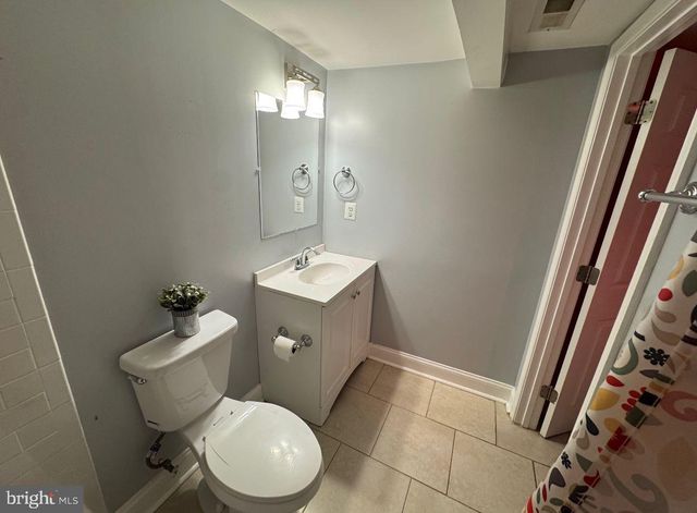 4818 SHERIFF RD NE, Washington, DC 20019