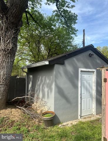 4818 SHERIFF RD NE, Washington, DC 20019