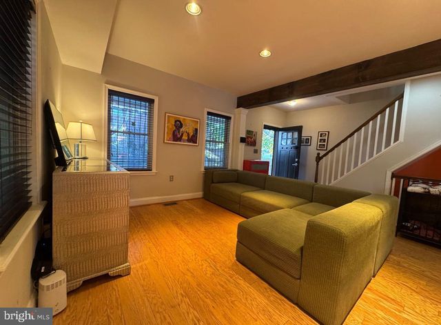 4818 SHERIFF RD NE, Washington, DC 20019