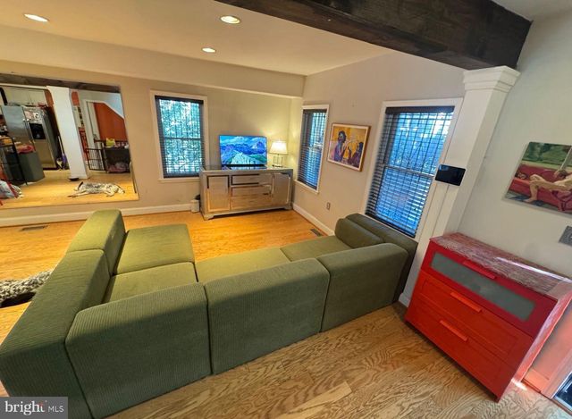 4818 SHERIFF RD NE, Washington, DC 20019
