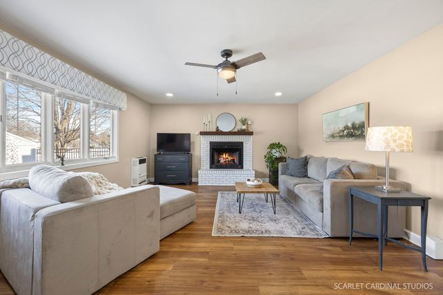 1217 River Oak Drive, Naperville, IL 60565