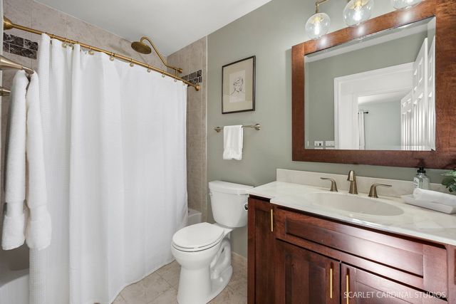 1217 River Oak Drive, Naperville, IL 60565