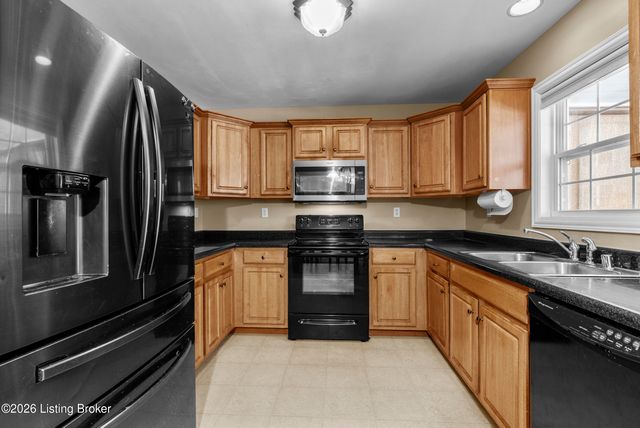 453 Daylilly Ct, Shelbyville, KY 40065