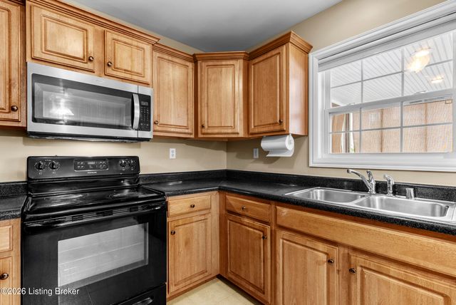 453 Daylilly Ct, Shelbyville, KY 40065