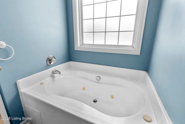 453 Daylilly Ct, Shelbyville, KY 40065