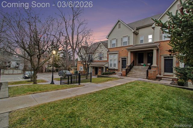 22320 Abbey Lane, Dearborn, MI 48124