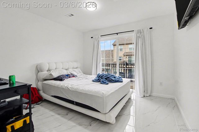 22320 Abbey Lane, Dearborn, MI 48124