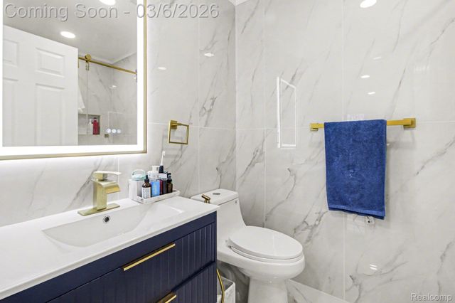 22320 Abbey Lane, Dearborn, MI 48124