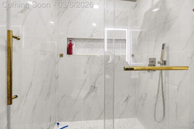 22320 Abbey Lane, Dearborn, MI 48124